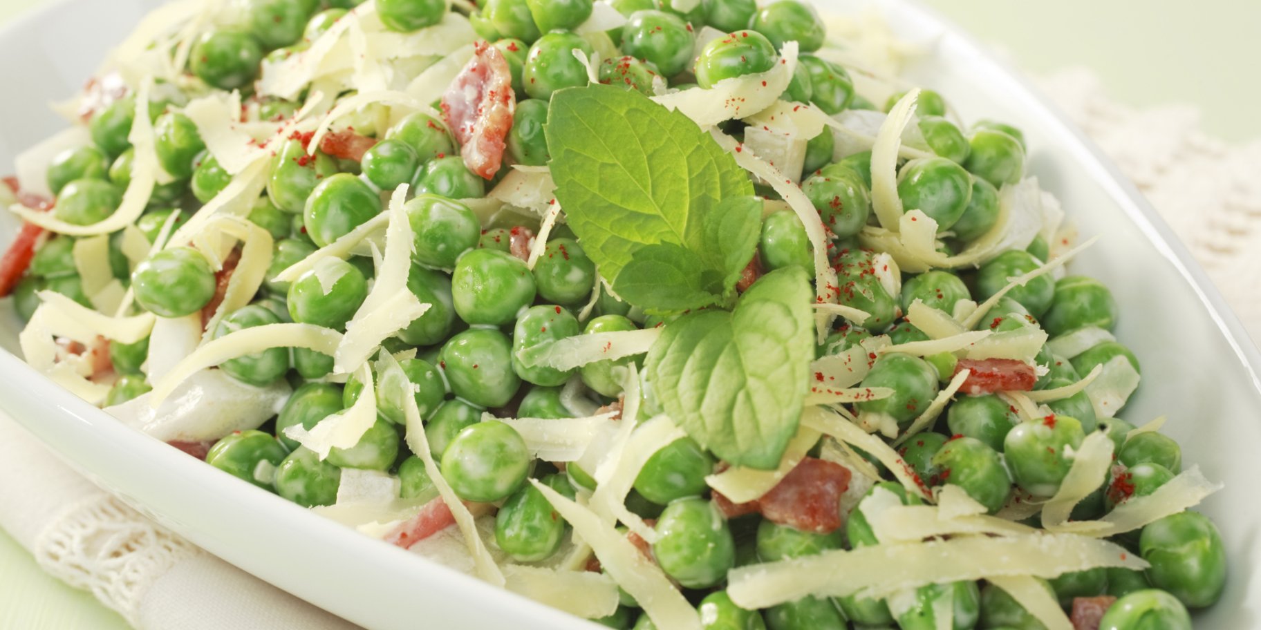 Салат з молодим горошком