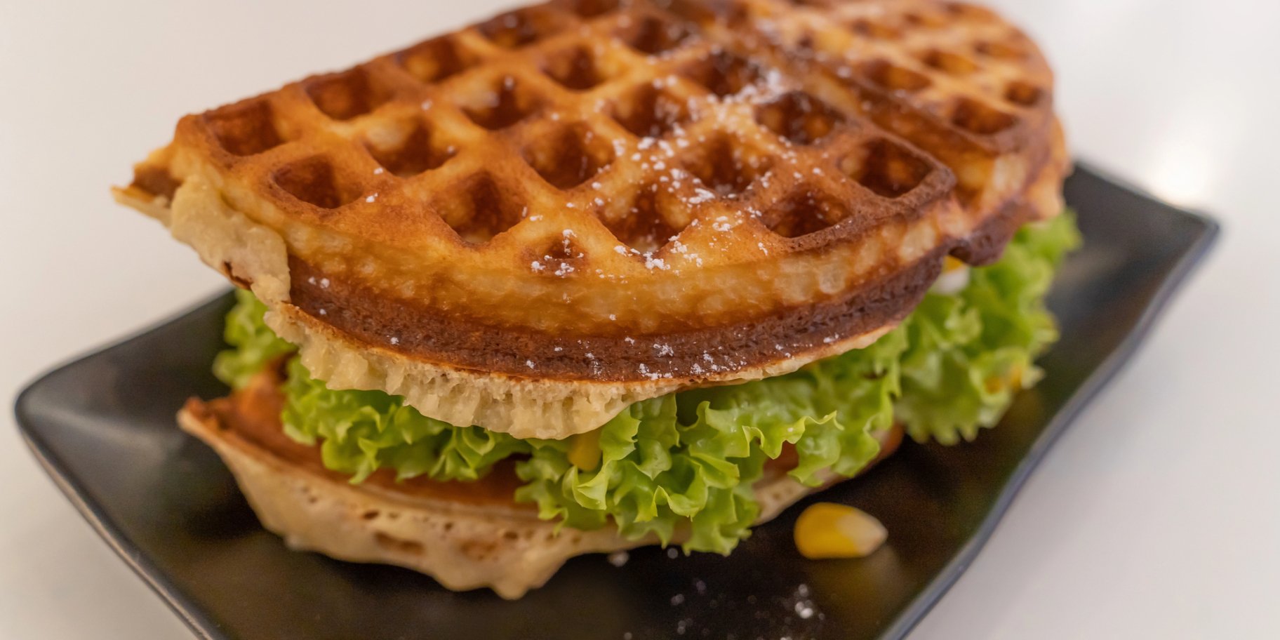 Бургер з курячих вафель