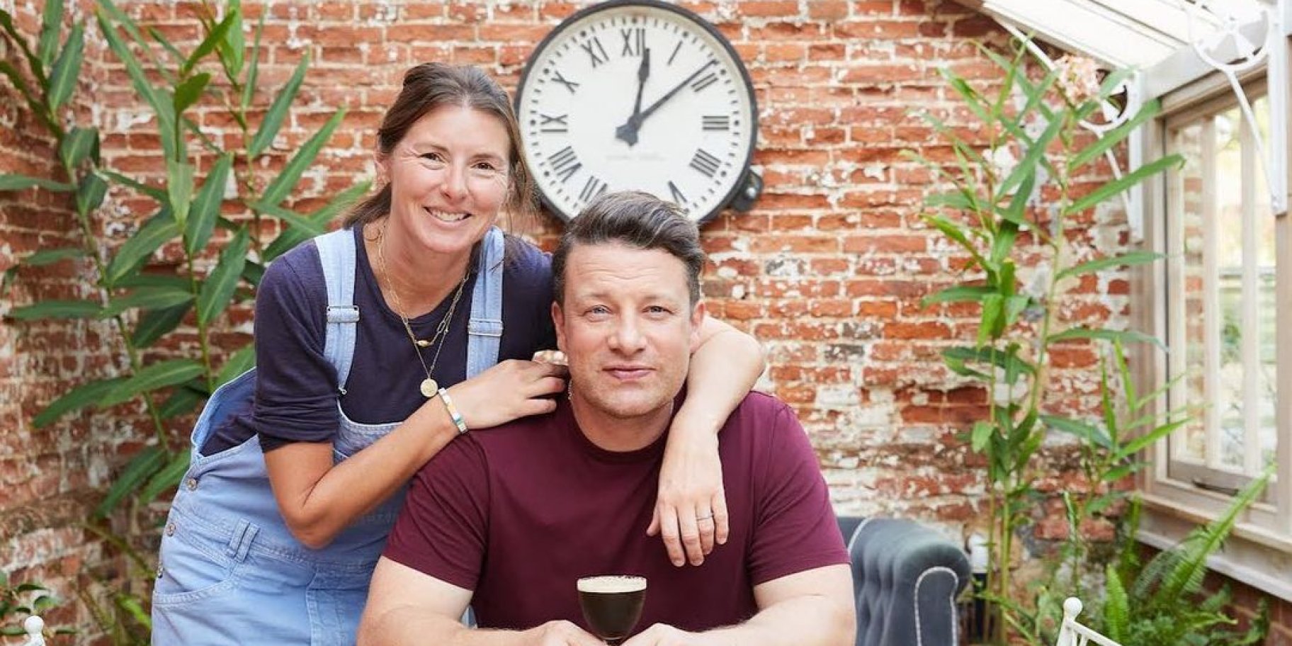 Джеймі Олівер з жінкою. Фото: instagram.com/jamieoliver