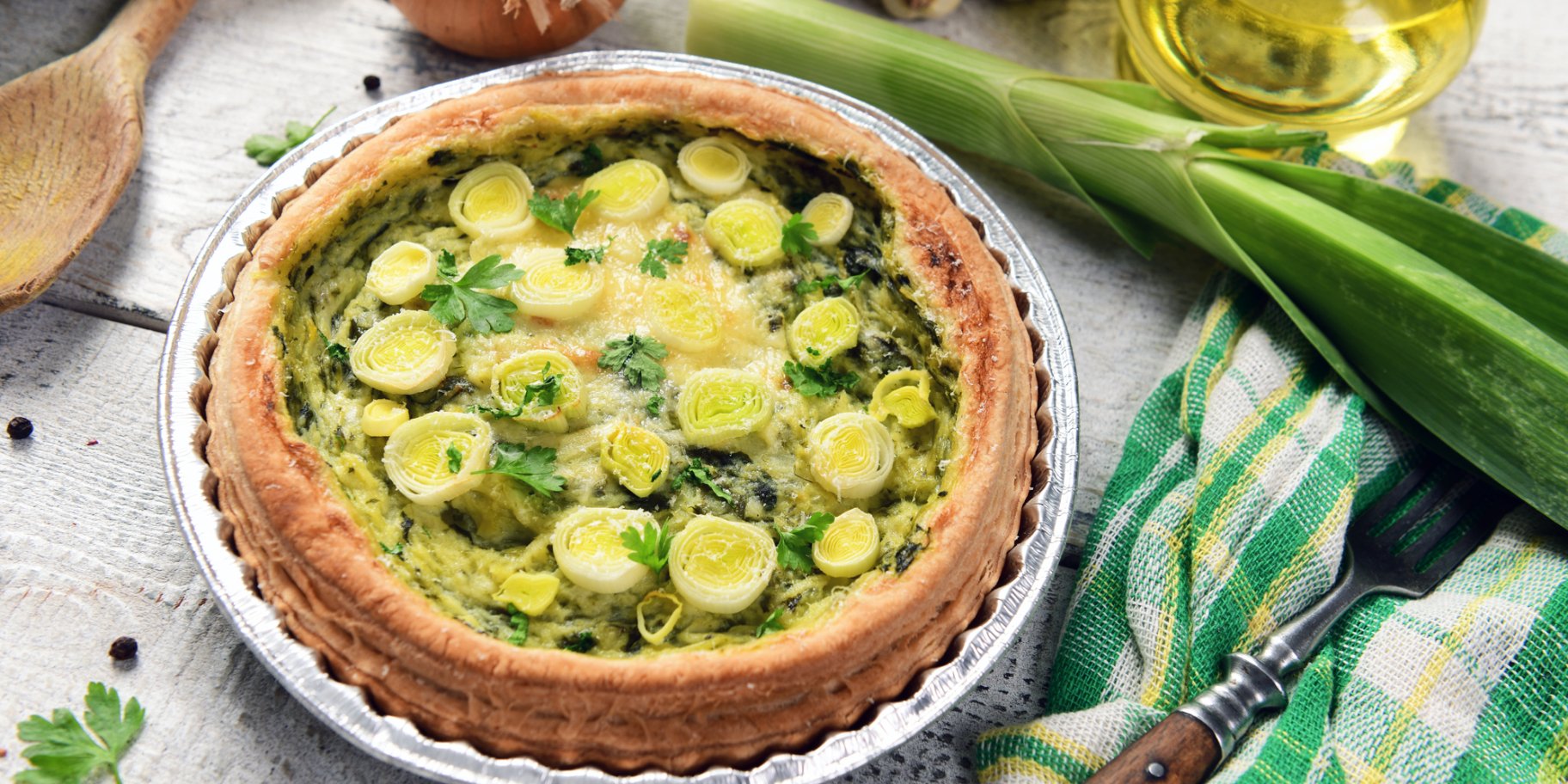 Кіш з цибулею-порей з фетою