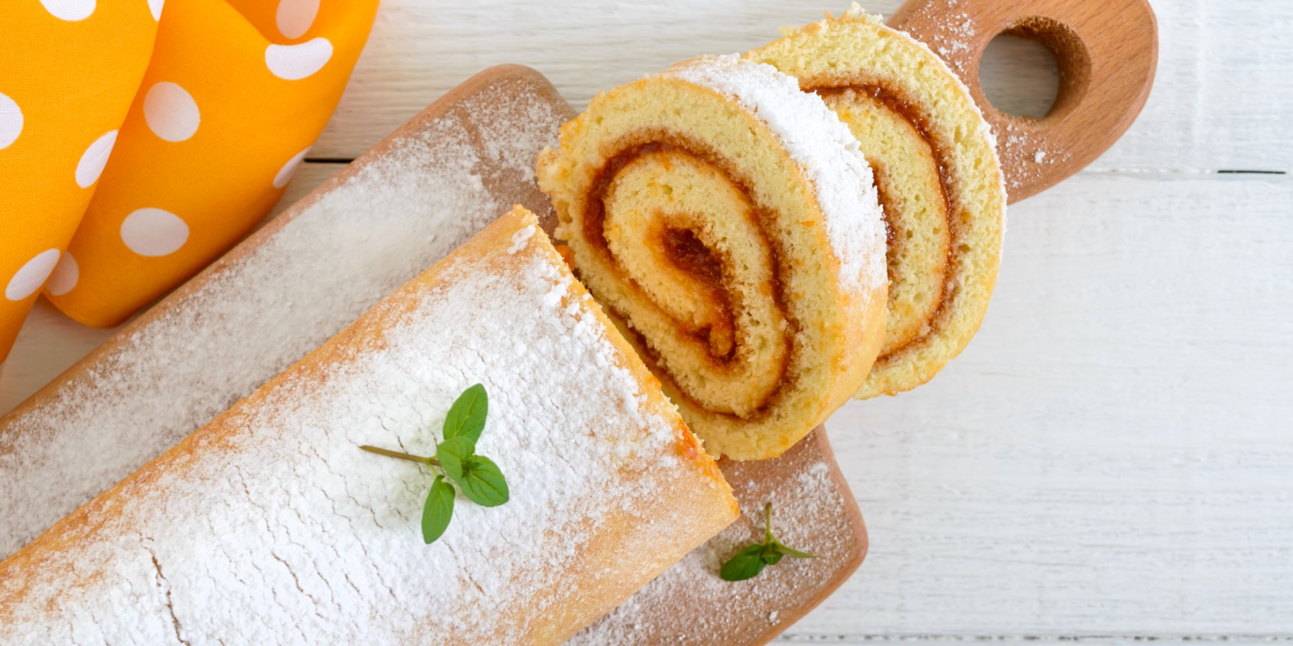 Рулет з абрикосовою начинкою