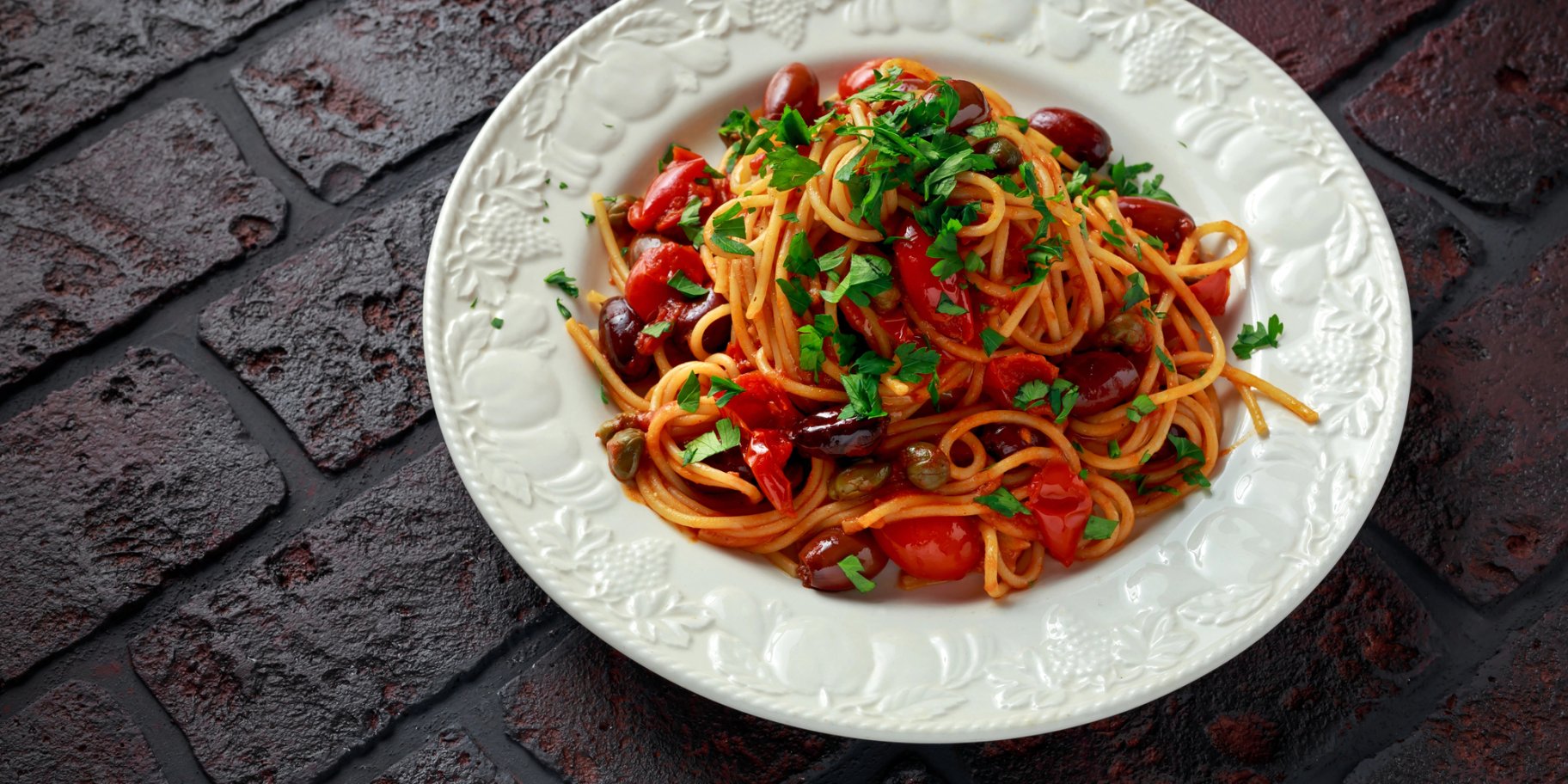 Паста путанеска з консервованими томатами