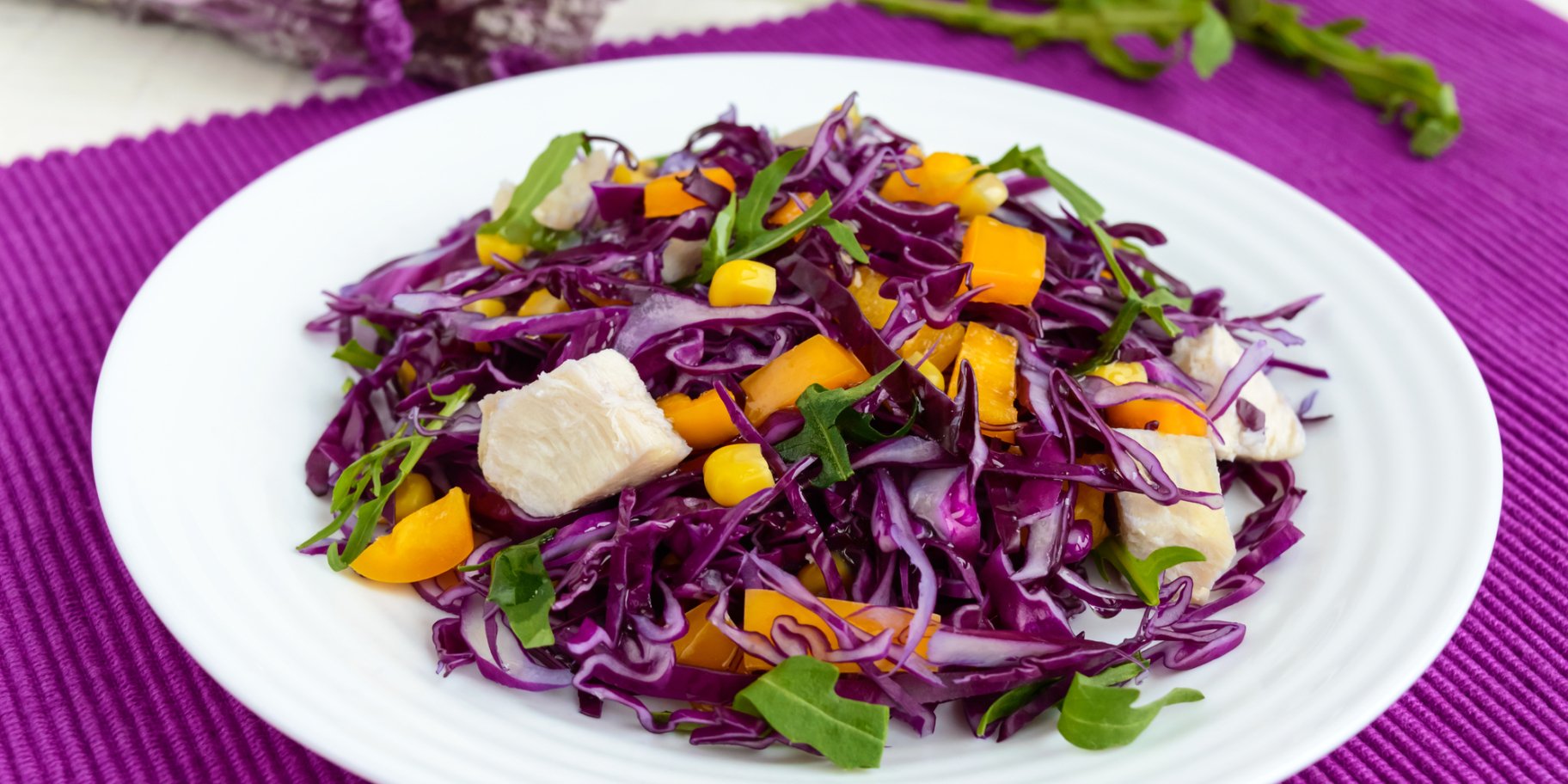 Салат из красной капусты и сейтана – рецепт