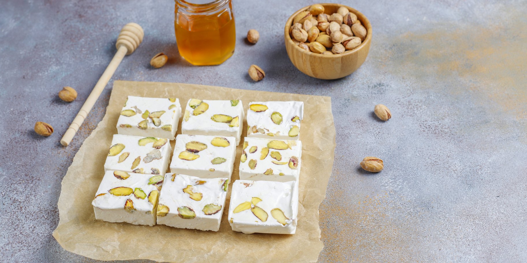 Испанский десерт туррон с фисташками