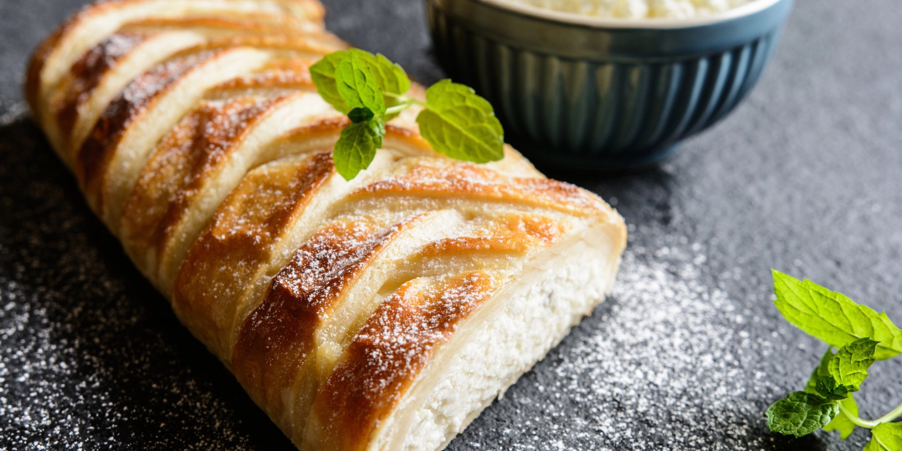 Австрійський штрудель з кисломолочним сиром