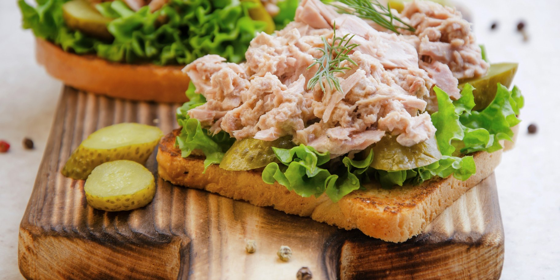 Салат з тунцем і шпинатом