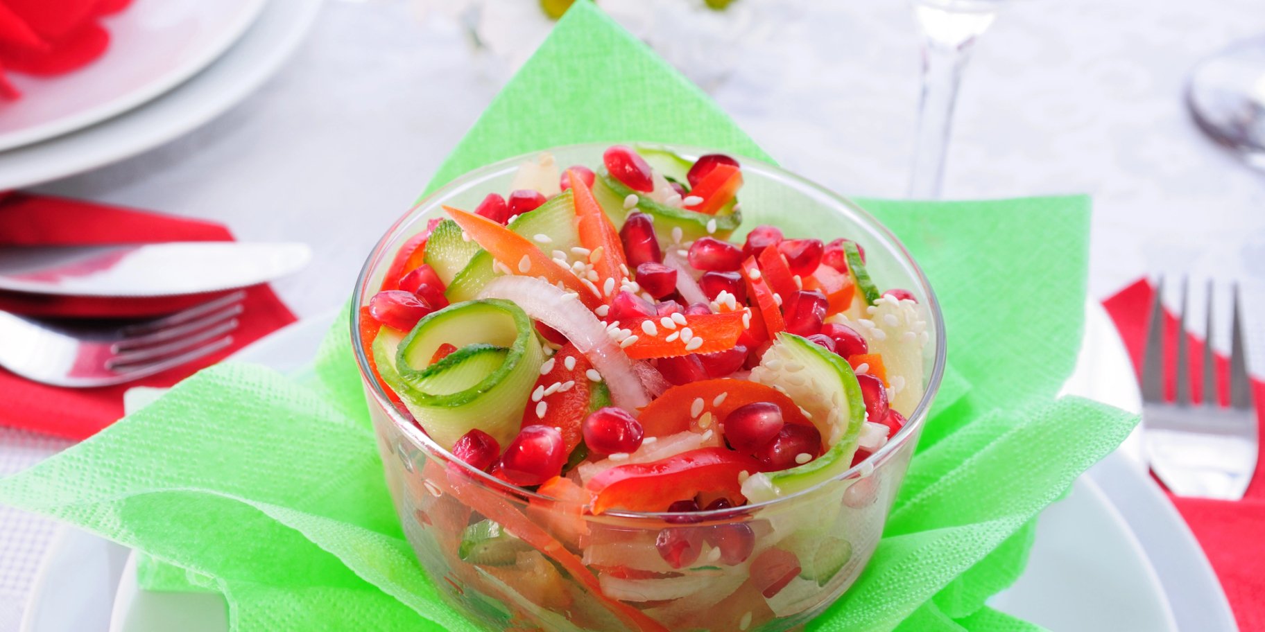 Весняний салат із огірків «Насолода»