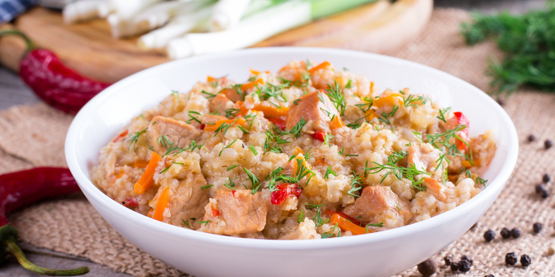 Ячна каша з м’ясом і овочами