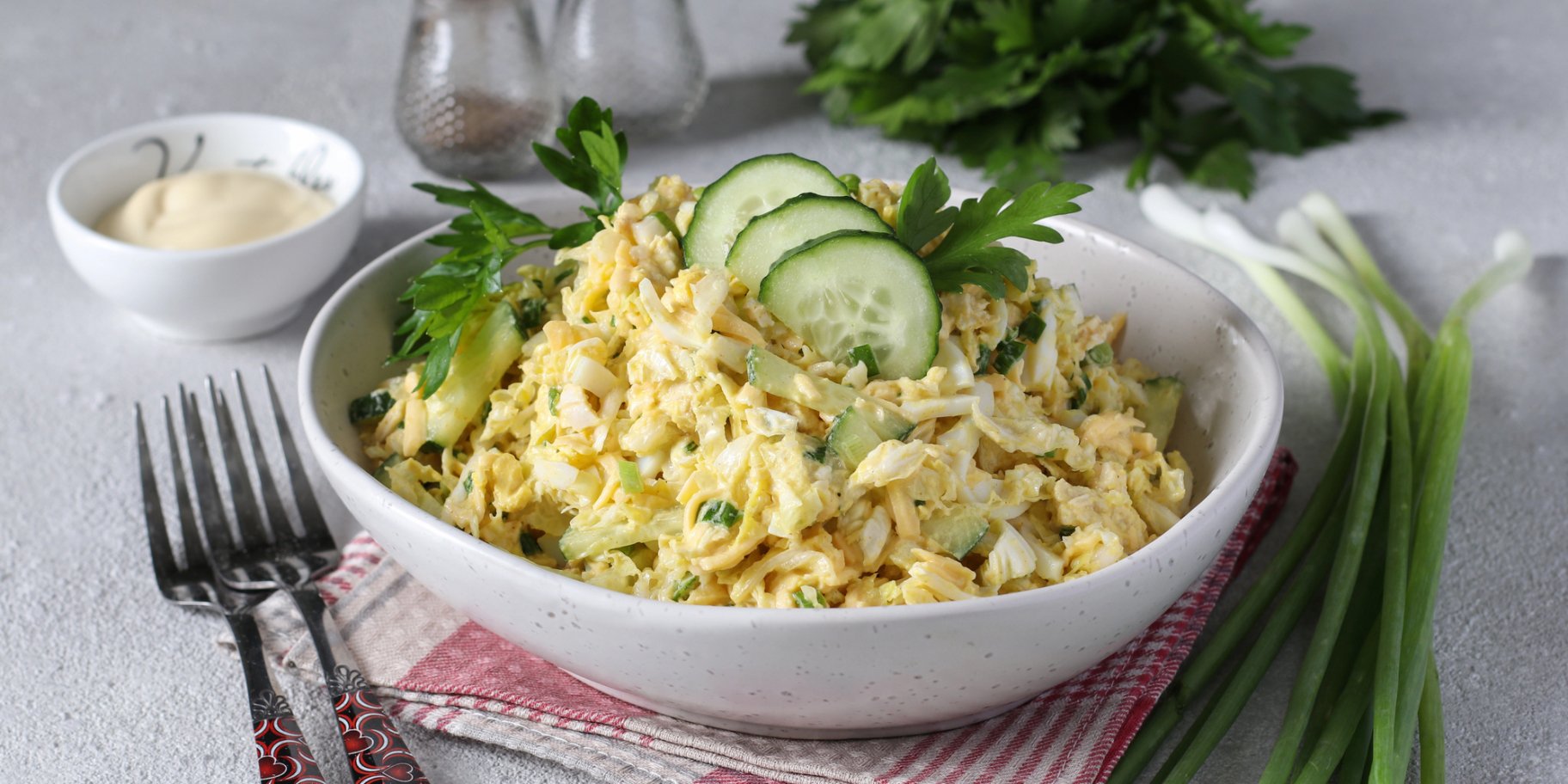 Салат "Одеса" з огірком і сиром