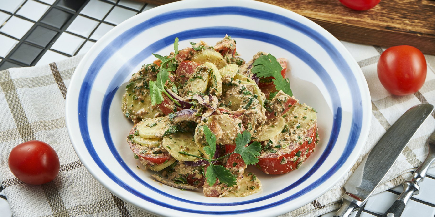 Салат по-грузинськи з горіхами