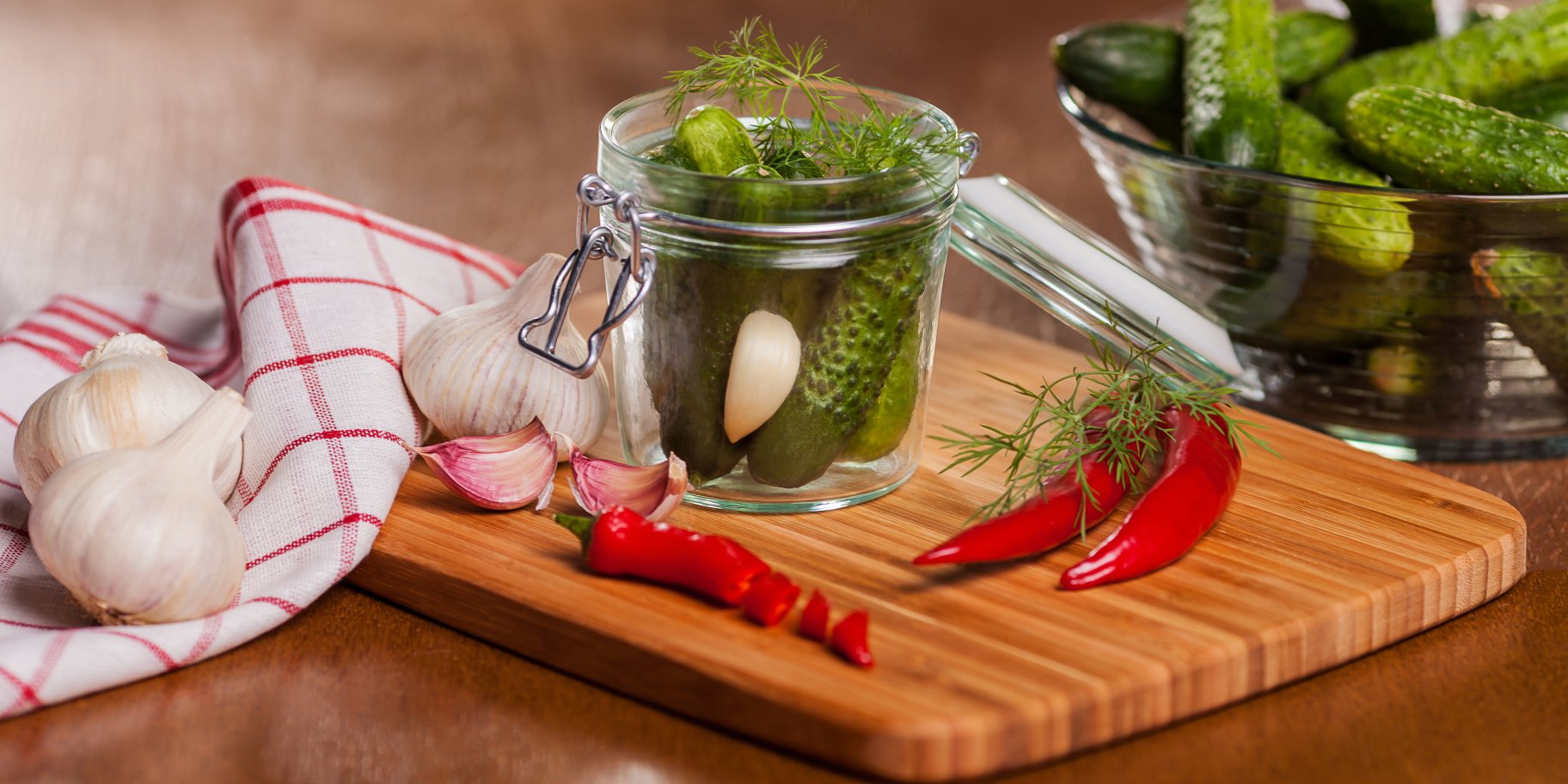 Мариновані огірки на горілці