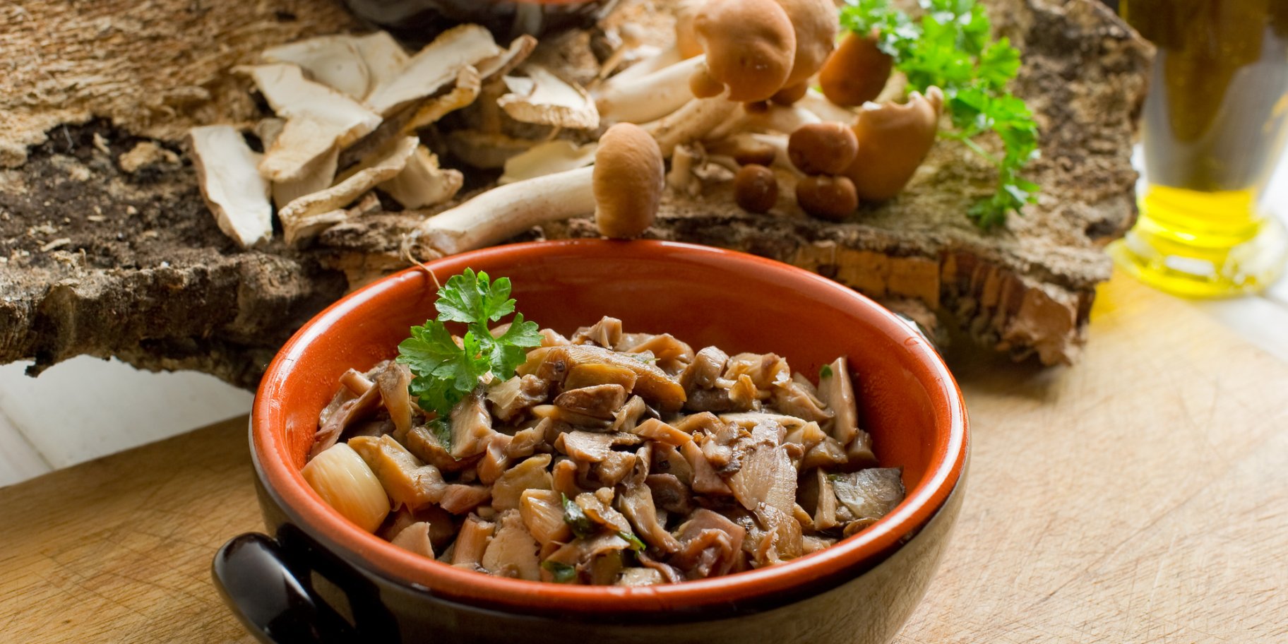 Телятина з грибами у вершковому соусі