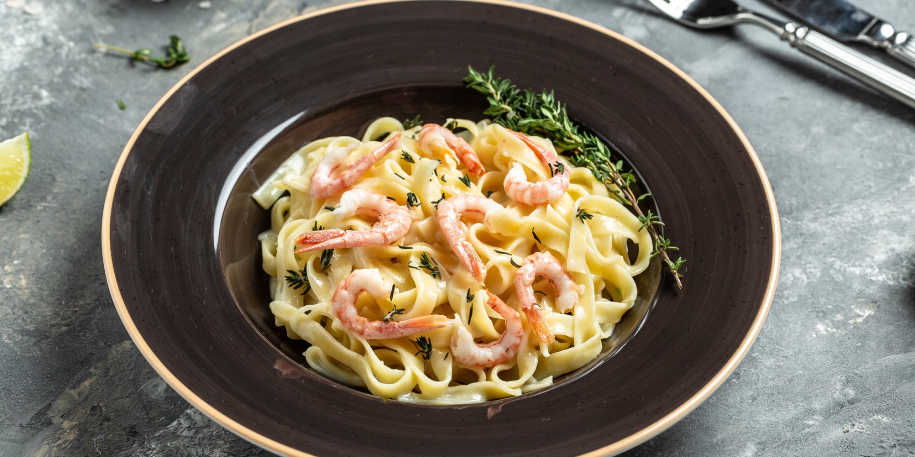 Паста з креветками у вершковому соусі