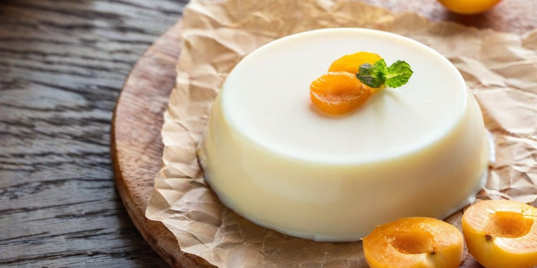 Сирне бланманже з абрикосами