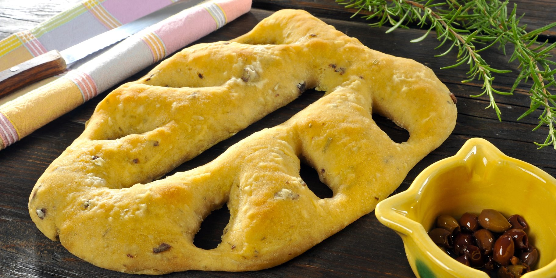 хліб «Фугас» з оливками та травами