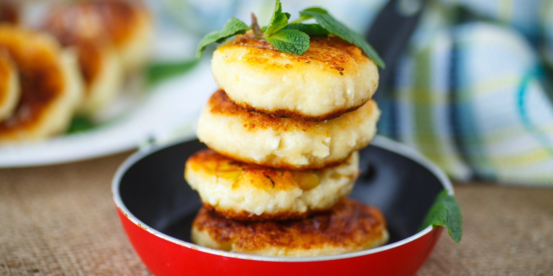 Сирники на сковороді