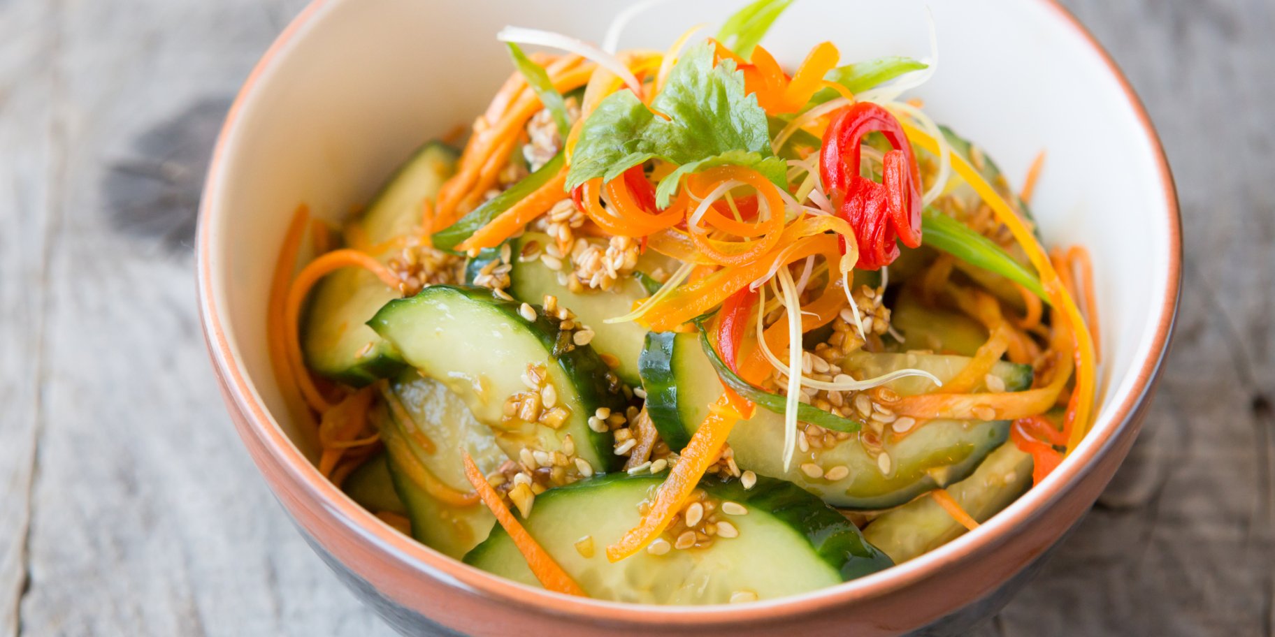 Азиатский салат с огурцом