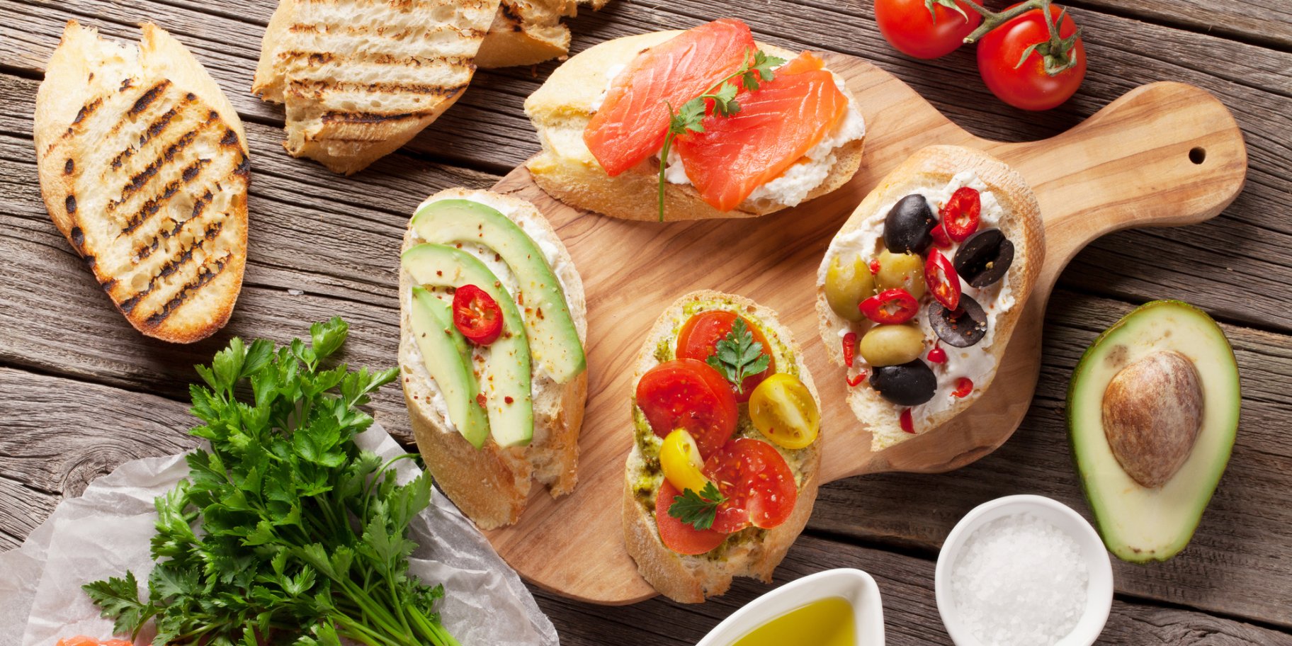 брускетты с различной начинкой