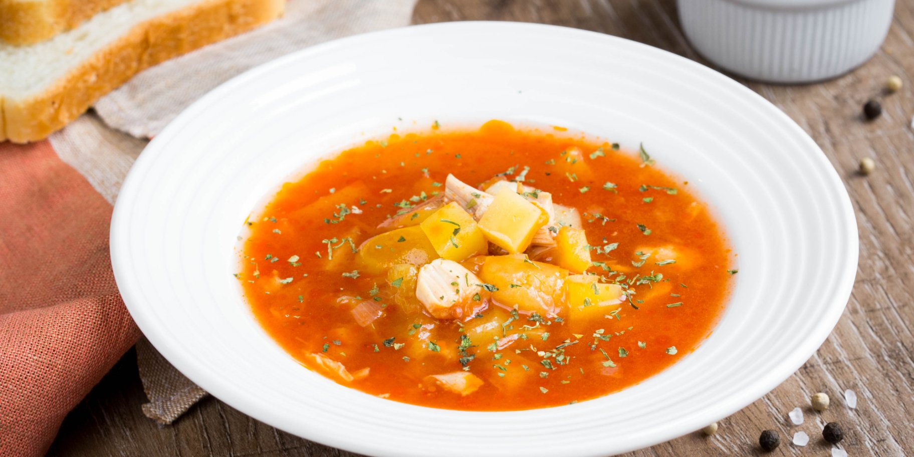 Уха з томатами