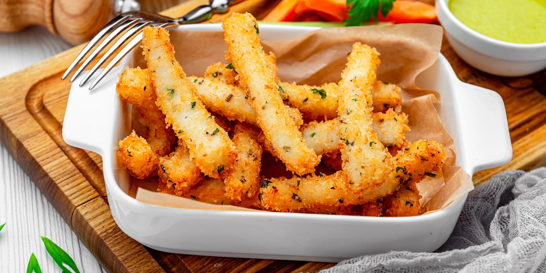 Рибні палички з картоплею та горошком