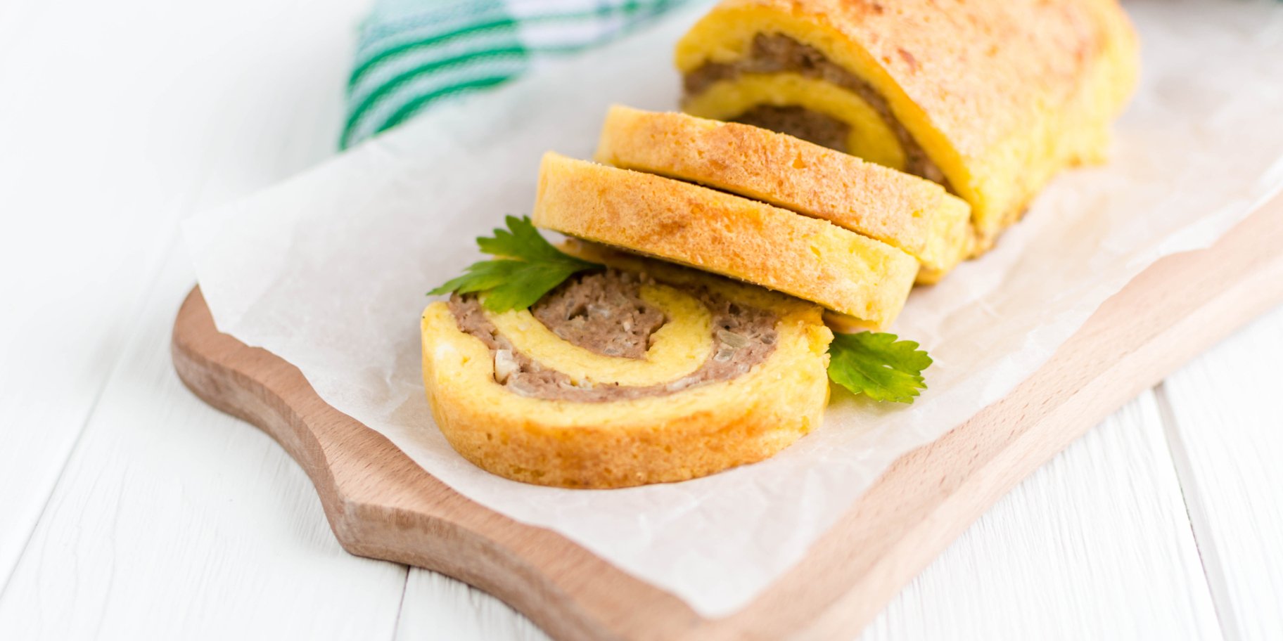 Картофельный рулет с мясным фаршем