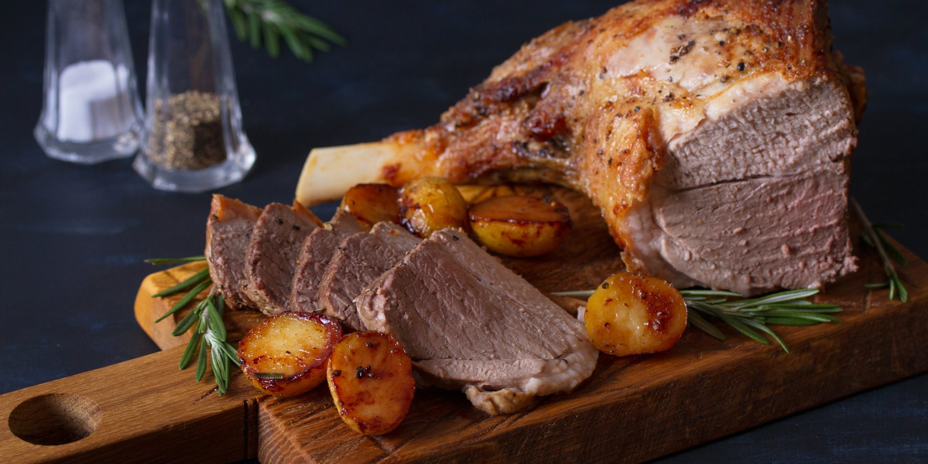 Запечена ягняча нога