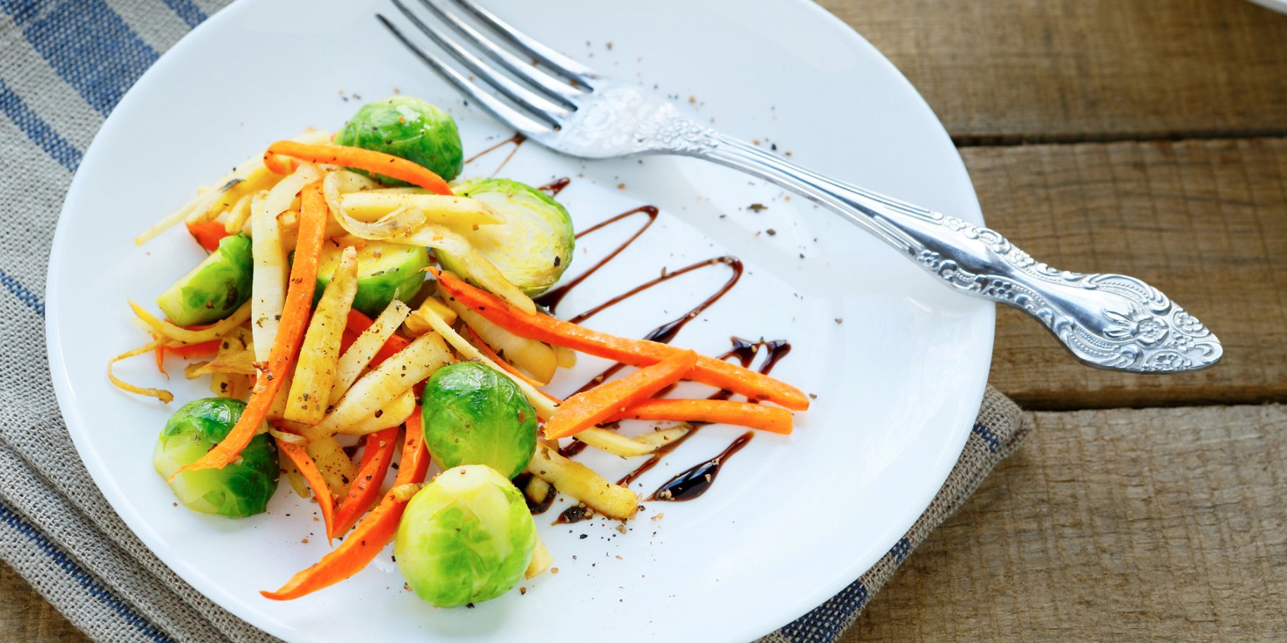 брюссельська капуста з морквою