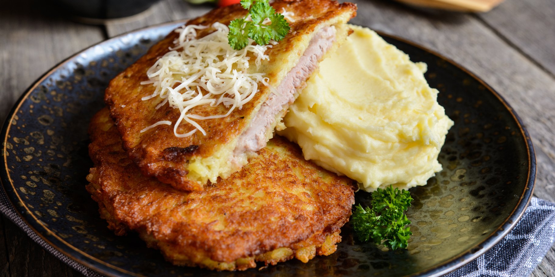 Свиные отбивные с орехами