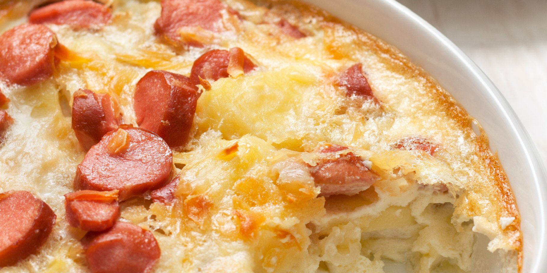 Гратен з ковбасками і сиром