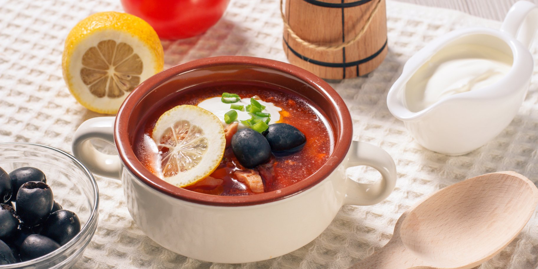 Солянка з ковбасками