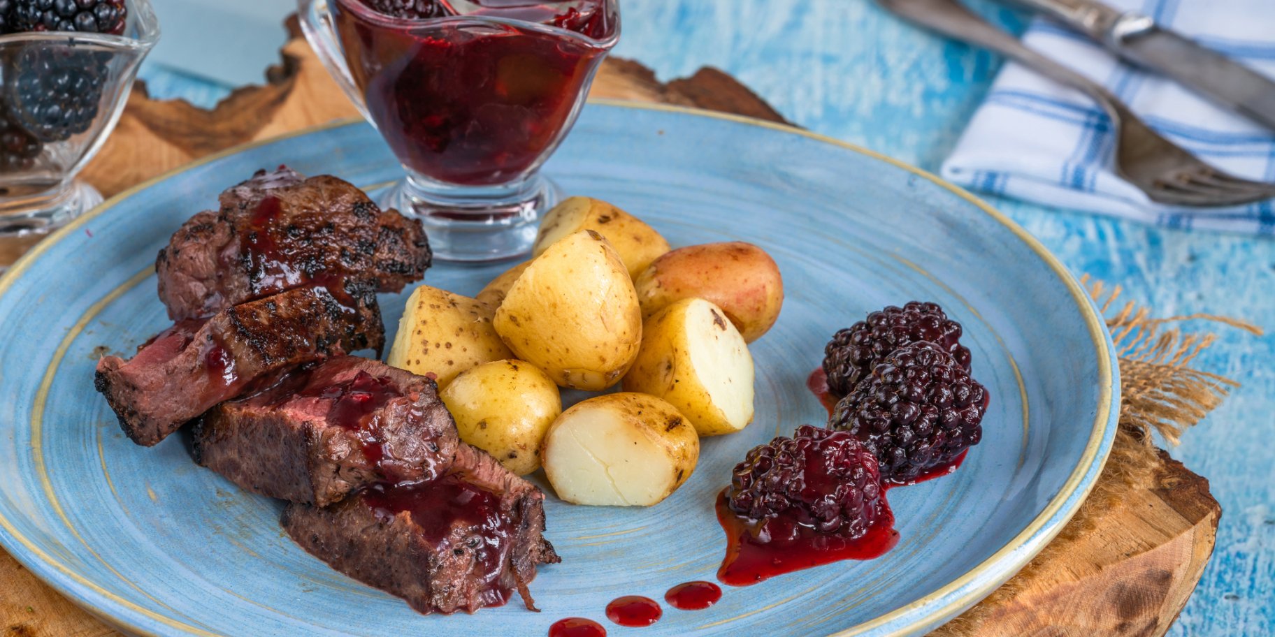 Соус до м'яса з ожини