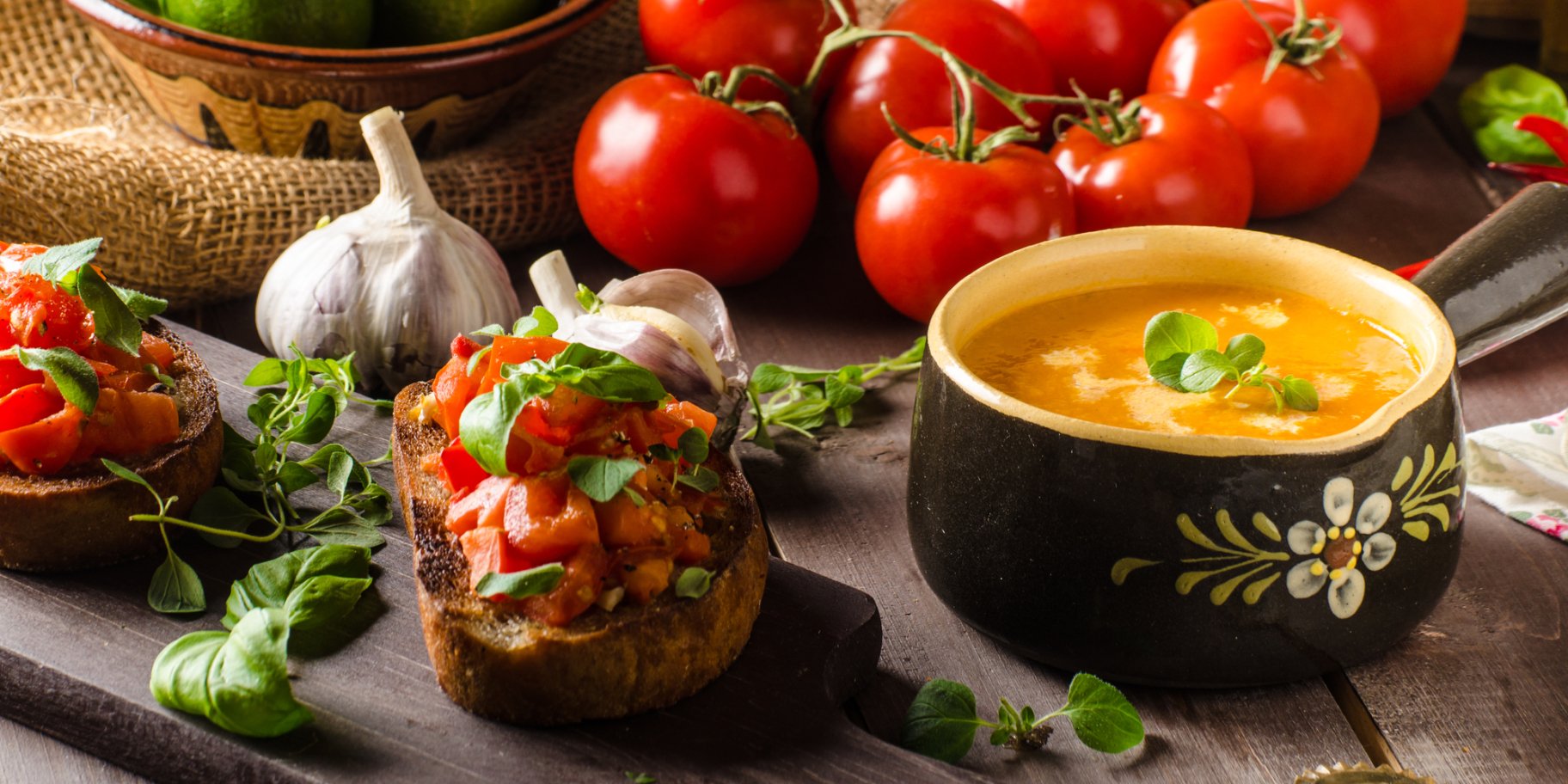 Томатний суп з брускетами