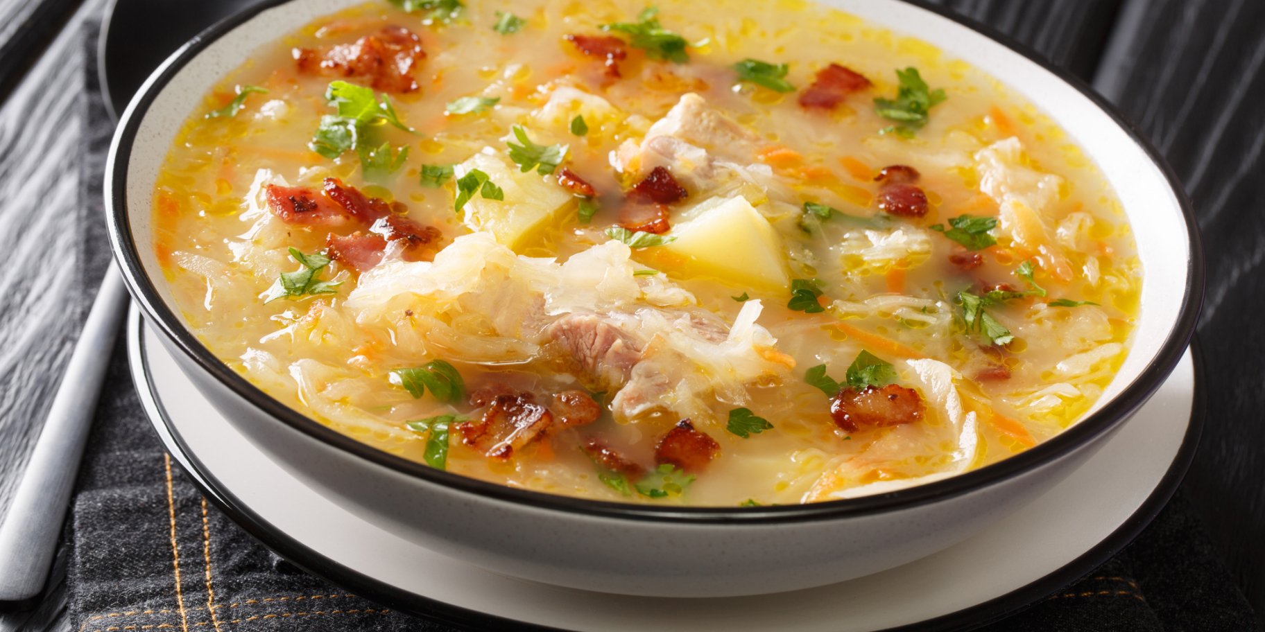 Капусняк з молодої капусти