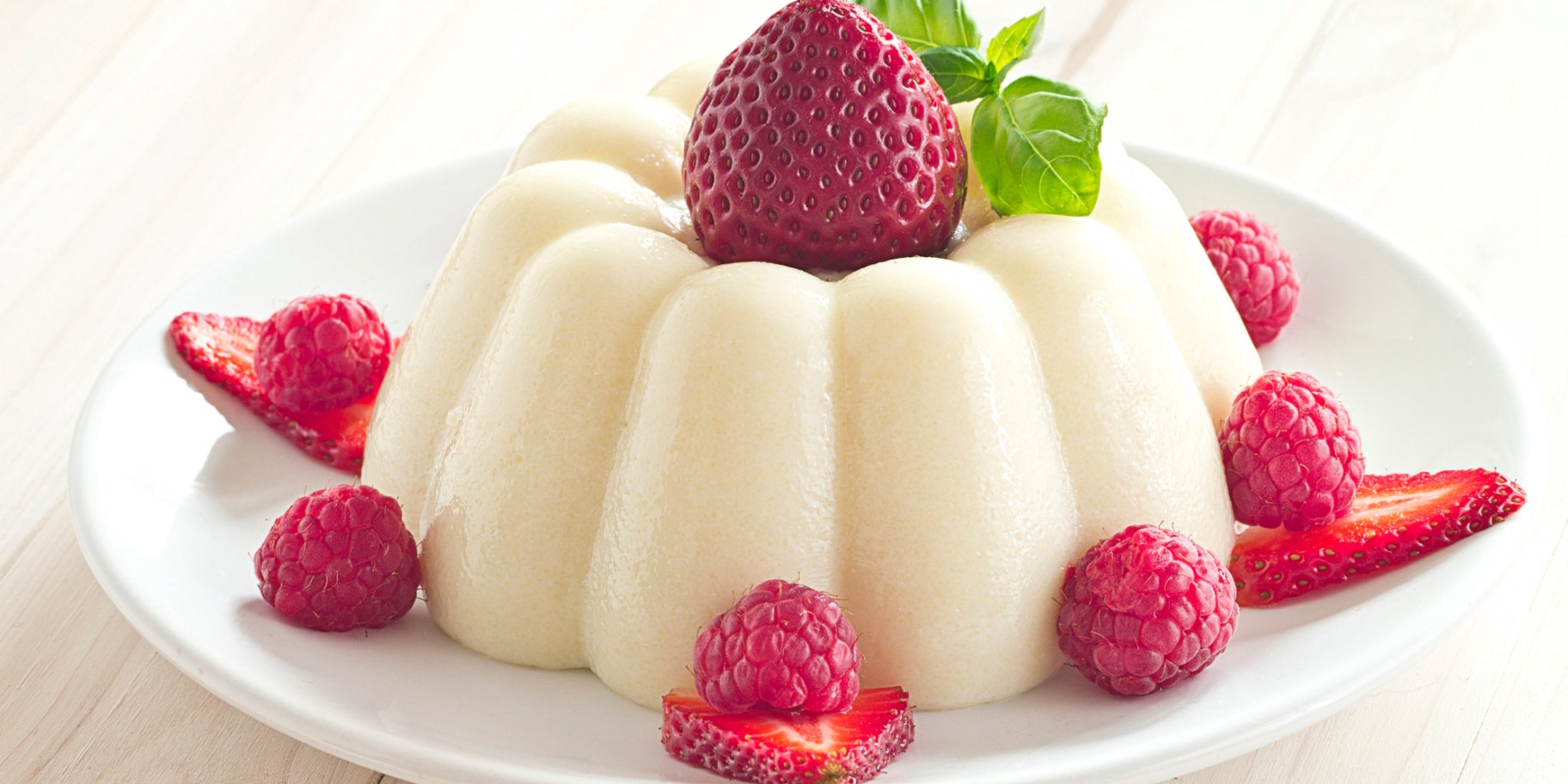 сирне бланманже з полуницею