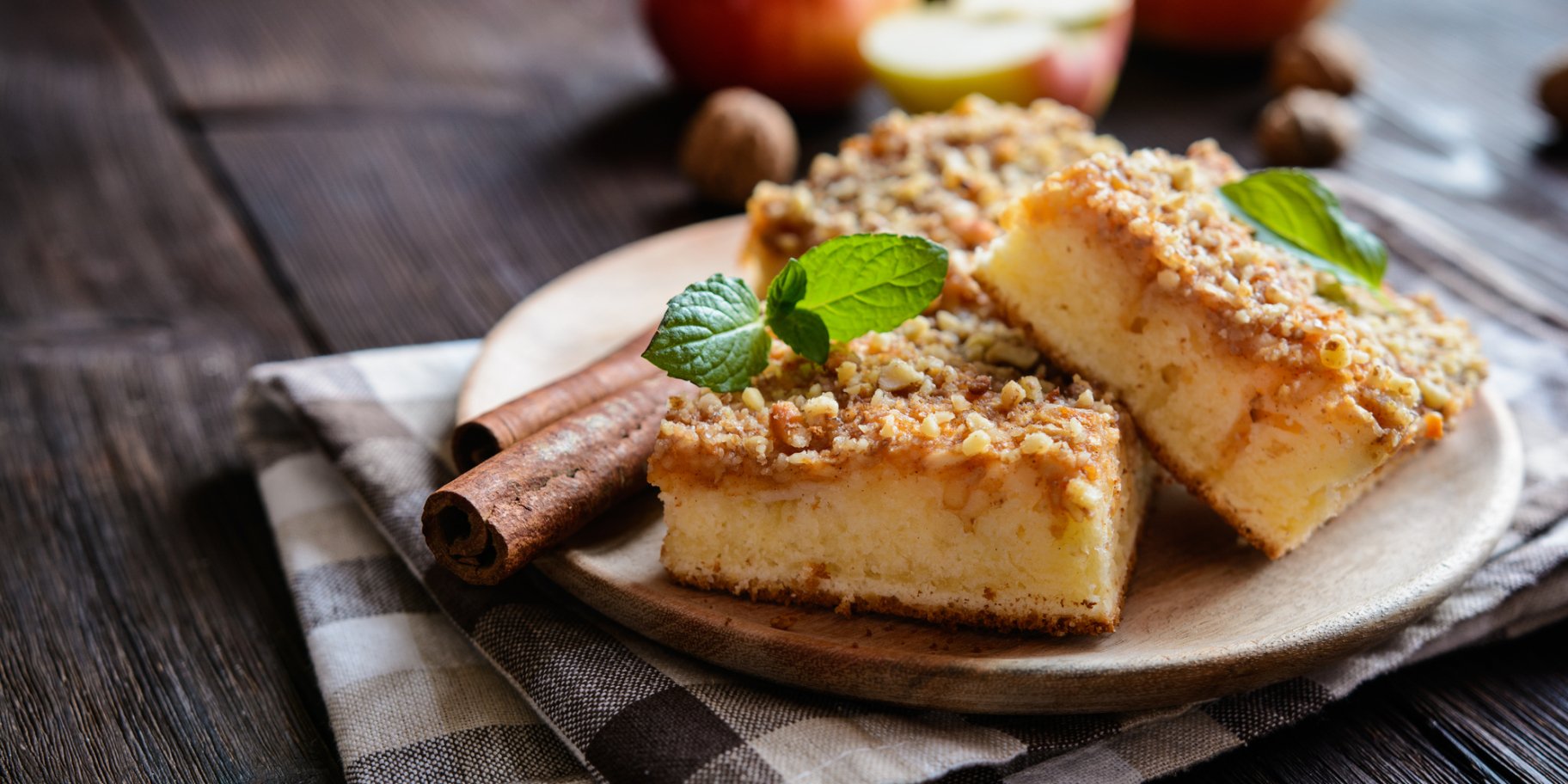 Тертый пирог с орехами