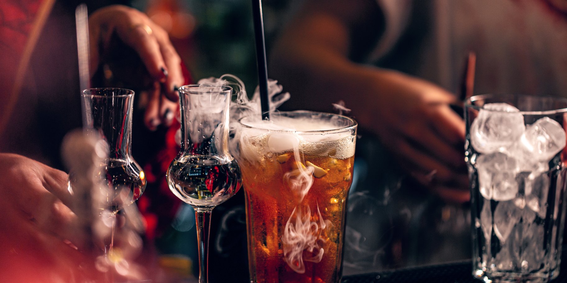 Коктейль «Поцілунок Дракули»