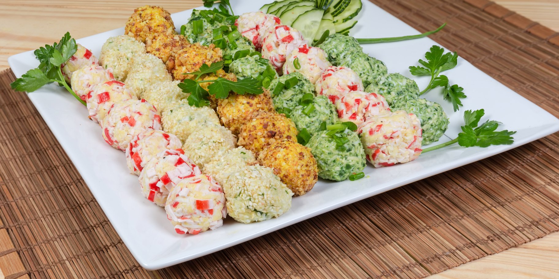 Кульки з шинкою та посипками