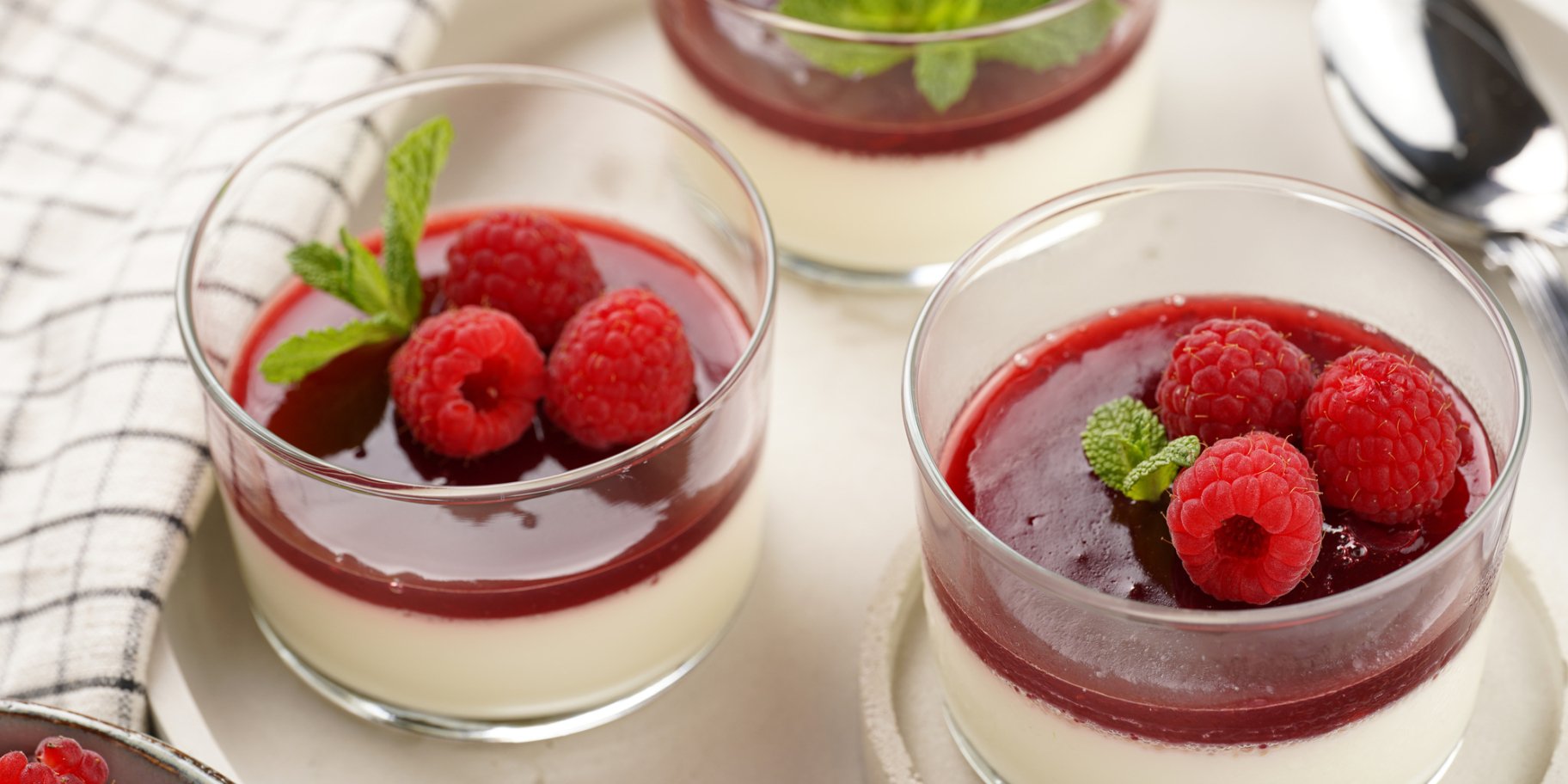 Сирний десерт з ягодами без желатину