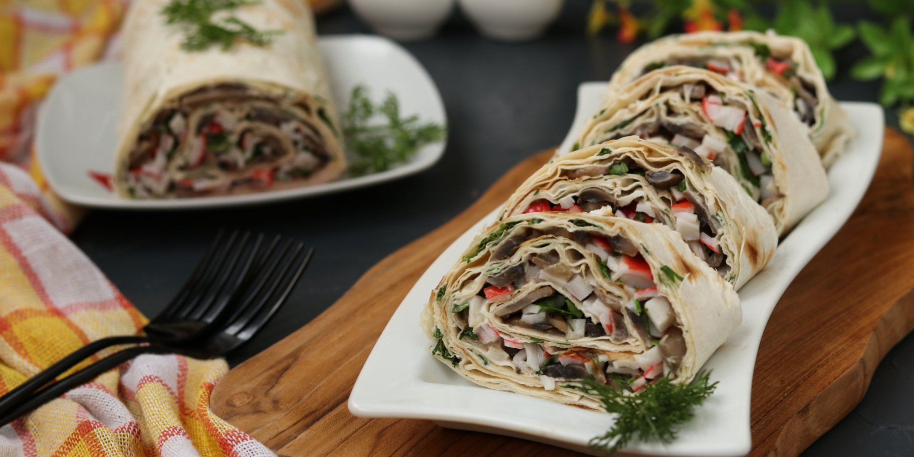 Рулет с крабовыми палочками