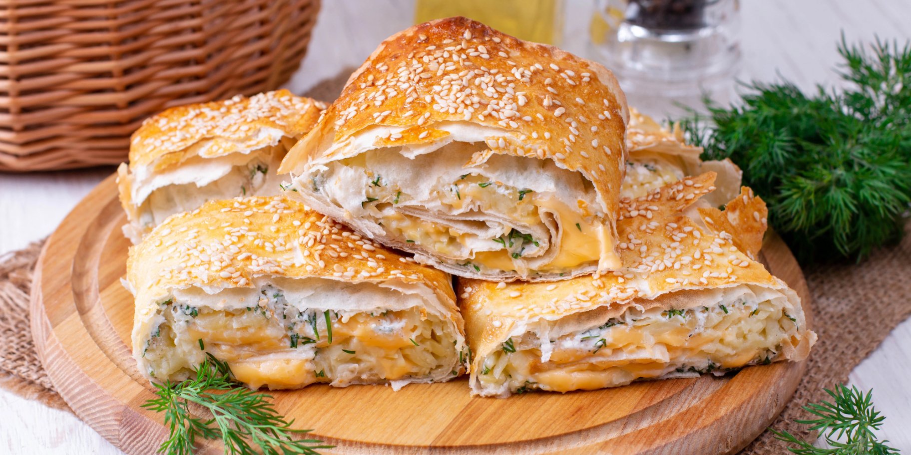 Рулет з лаваша з куркою і грибами