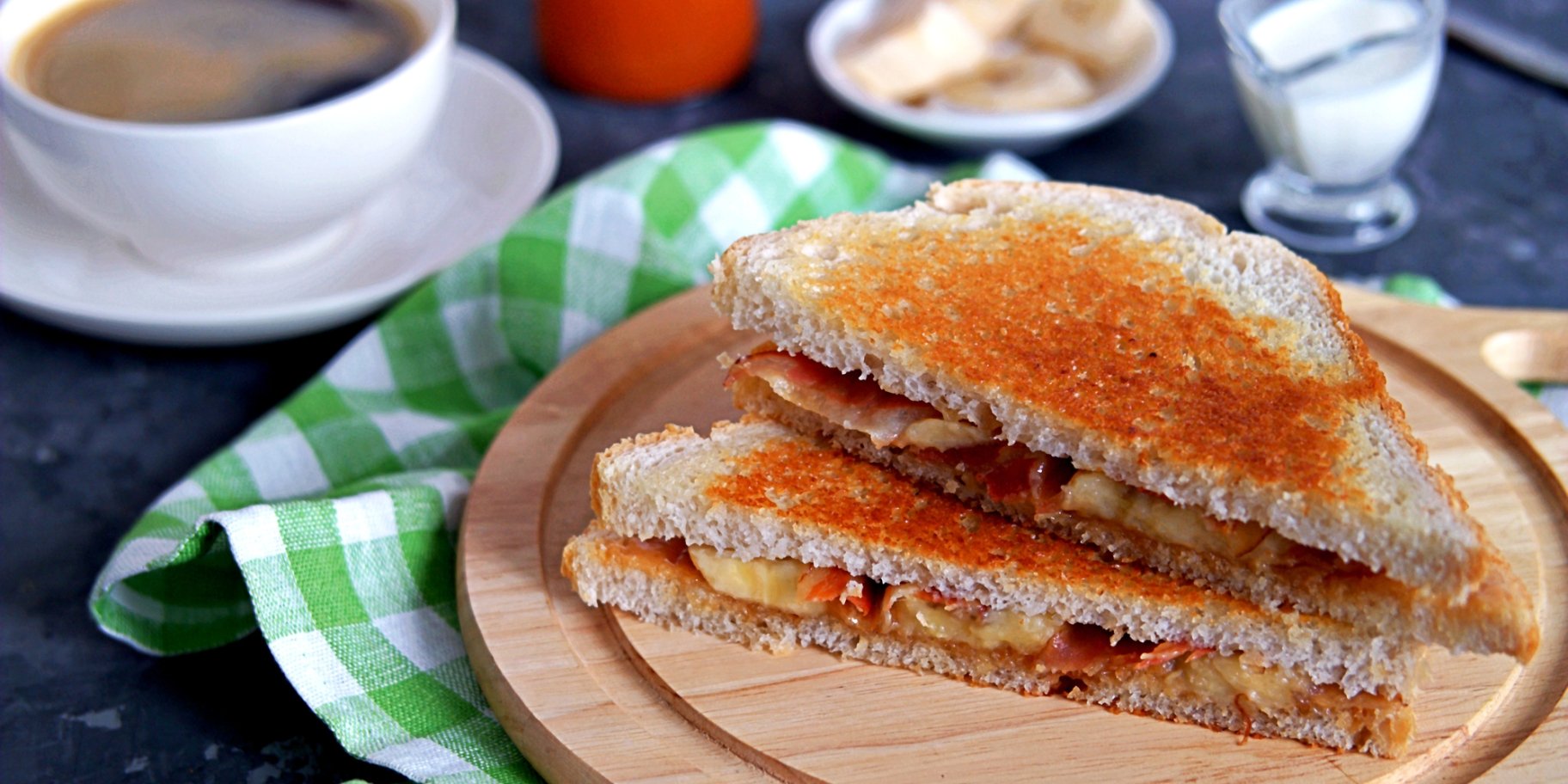 Банановий сендвіч