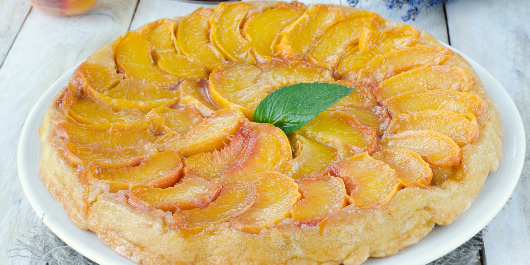 Тарт татен з абрикосів і кардамоном