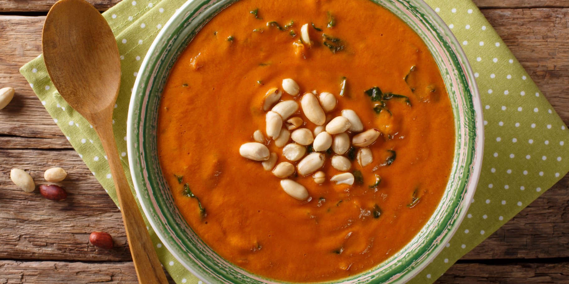 Суп з бататом, арахісом і капустою кейл