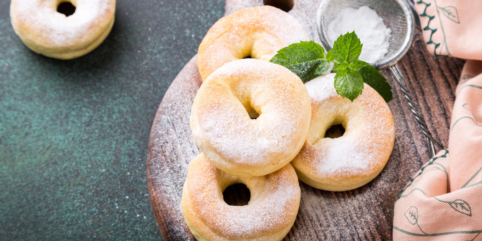 Корисні пончики з горіховою начинкою