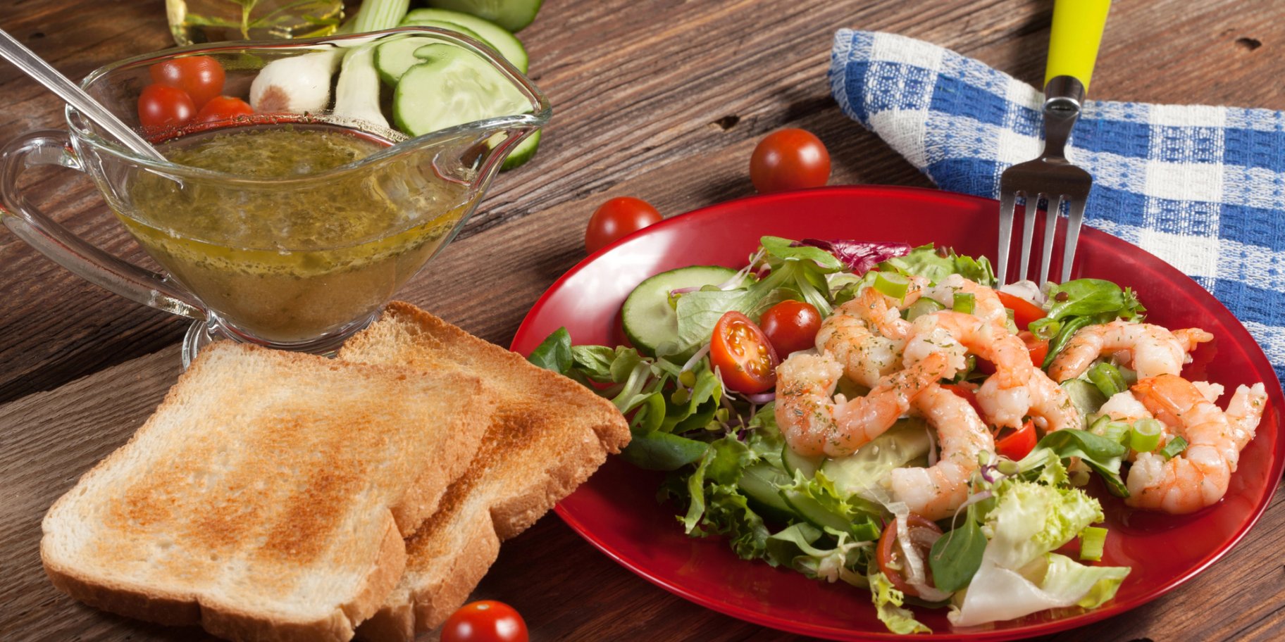 Салат з куркою і креветками