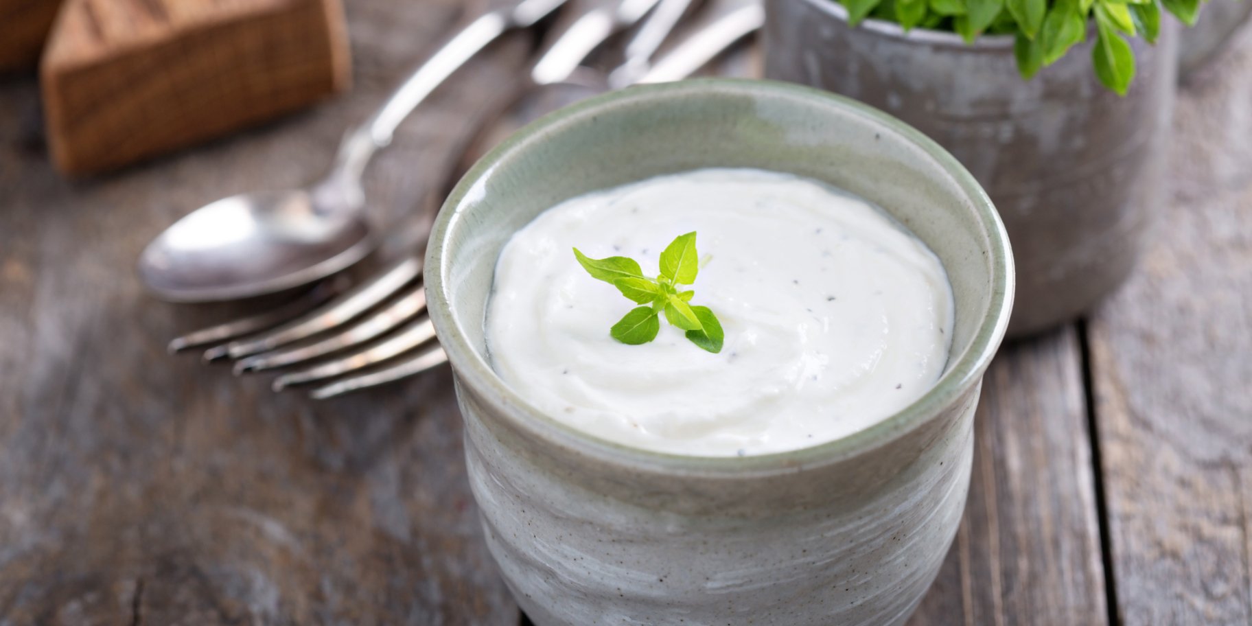 Сметанний соус з хріном і часником - рецепт