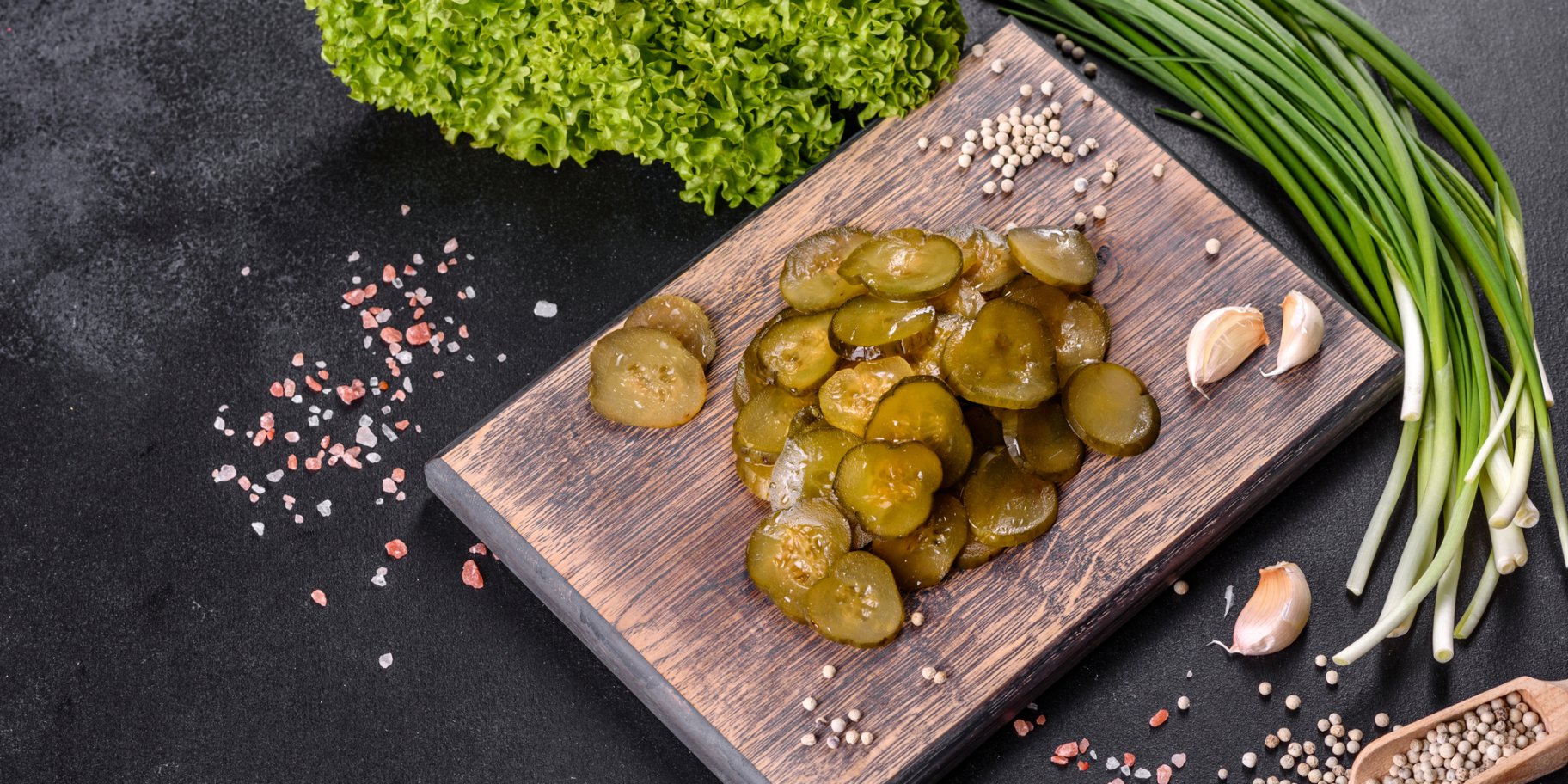 Огурцы с куркумой