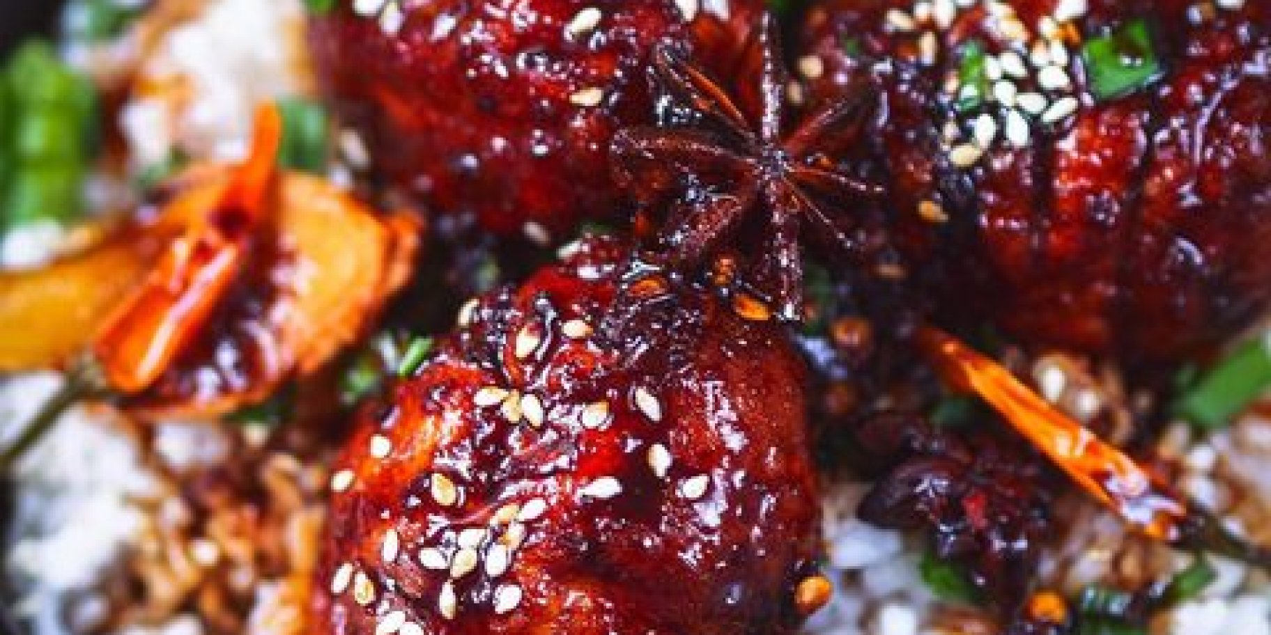 Яйця в соусі