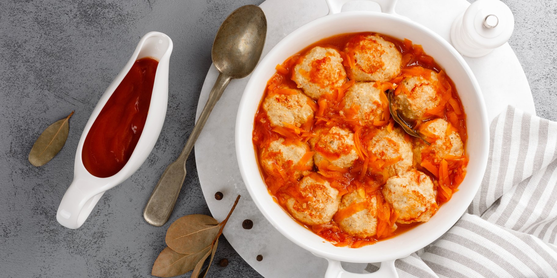 Рибні фрикадельки в соусі