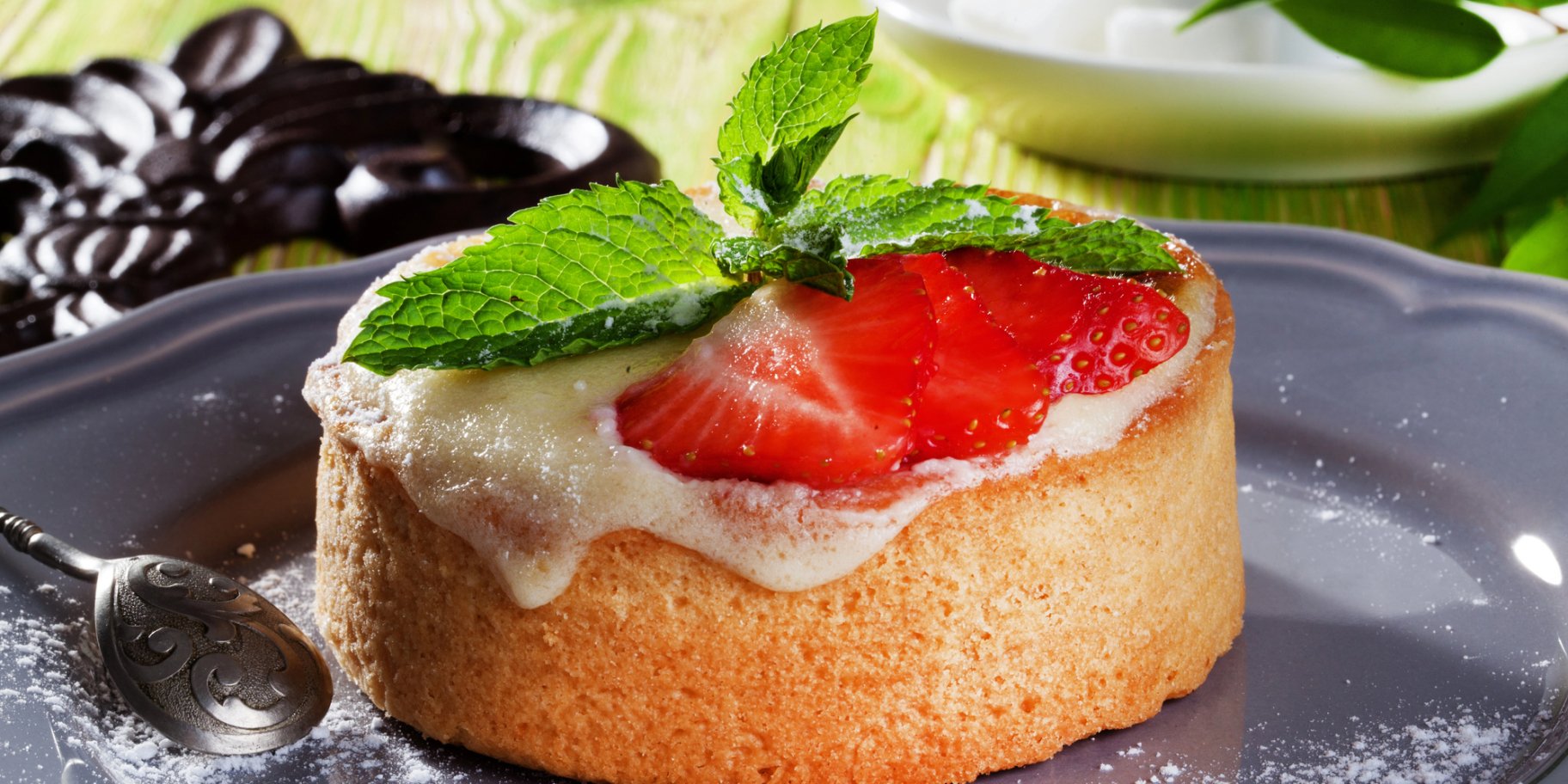 Чизкейк без випікання з полуничною начинкою